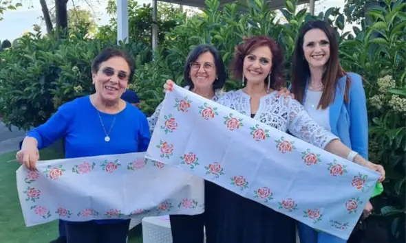 Festa della mamma: centri tavola realizzati dai ragazzi Le Chiavi di Casa